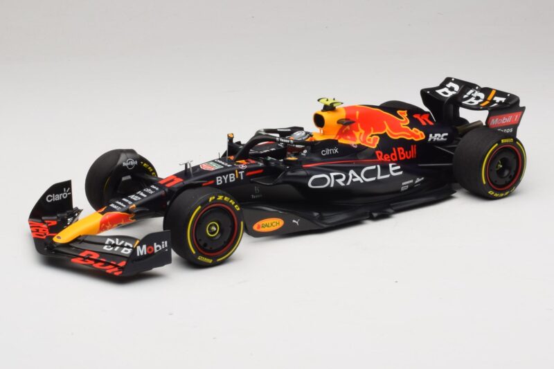 Oracle Red Bull Racing RB18 S. Perez Winner Monaco GP 2022 Minichamps 1:18 110220711 Hartsi