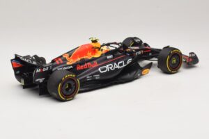 Oracle Red Bull Racing RB19 S. Perez Abu Dhabi GP 2023 Minichamps 1:18 110232311 Hartsi — kuva 2 / 7