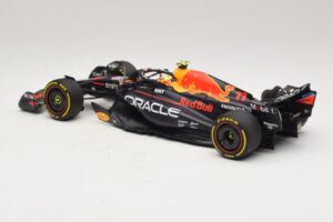 Oracle Red Bull Racing RB19 S. Perez Abu Dhabi GP 2023 Minichamps 1:18 110232311 Hartsi — kuva 5 / 7