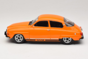 Saab 96 V4 Oranssi MCG 1:18 MCG18654 Metalli — kuva 3 / 6