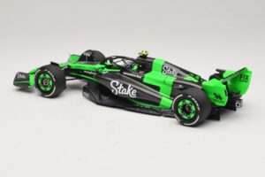 Stake Kick Sauber C44 G. Zhou Emilia Romagna GP 2024 Minichamps 1:18 117240124 Hartsi — kuva 5 / 7