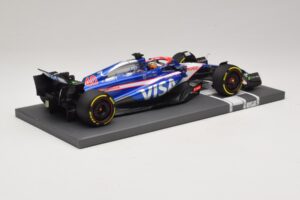 Visa Cash App RB VCARB 01 A. Iwasa FP1 Japanese GP 2024 Minichamps 1:18 117240440 Hartsi — kuva 2 / 7