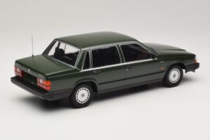 Volvo 740 GL Tummanvihreä Minichamps 1:18 155171702 Metalli — kuva 2 / 6