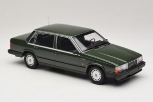 Volvo 740 GL Tummanvihreä Minichamps 1:18 155171702 Metalli — kuva 4 / 6