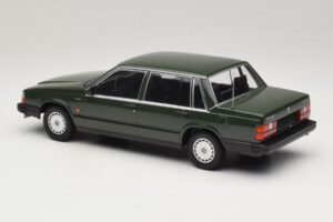 Volvo 740 GL Tummanvihreä Minichamps 1:18 155171702 Metalli — kuva 5 / 6