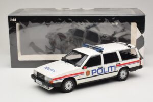 Volvo 740 GL Farmari Politi Norway Minichamps 1:18 155171796 Metalli — kuva 6 / 6