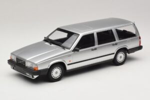 Volvo 740 GL Farmari Hopea Minichamps 1:18 155171770 Metalli