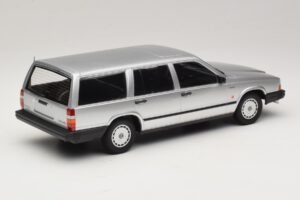 Volvo 740 GL Farmari Hopea Minichamps 1:18 155171770 Metalli — kuva 2 / 6