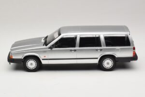 Volvo 740 GL Farmari Hopea Minichamps 1:18 155171770 Metalli — kuva 3 / 6
