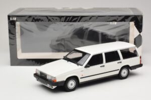 Volvo 740 GL Farmari Valkoinen Minichamps 1:18 155171772 Metalli — kuva 6 / 6
