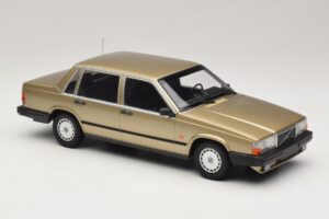 Volvo 740 GL Kulta Minichamps 1:18 155171700 Metalli — kuva 4 / 6