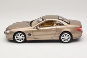 Mercedes SL500 R230 Travertine Beige Norev 1:18 183843 Metalli — kuva 4 / 9