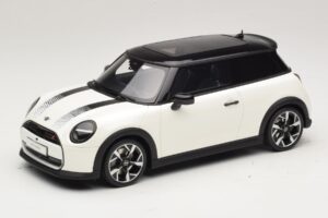 Mini Cooper S F66 Nanuq White Metallic Otto 1:18 OT1245 Hartsi