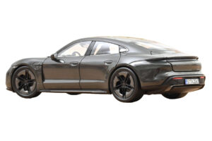 Porsche Taycan Turbo S Slate Grey Neo Norev 1:18 187654 Metalli — kuva 3 / 5
