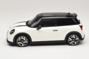 Mini Cooper S F66 Nanuq White Metallic Otto 1:18 OT1245 Hartsi — kuva 3 / 6