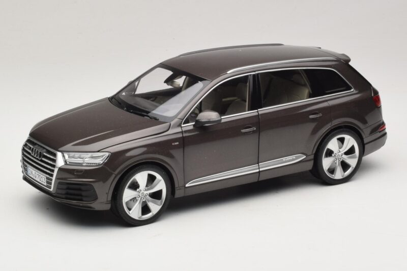 Audi Q7 4M Argus Brown Minichamps 1:18 5011407615 Metalli
