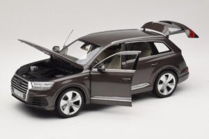 Audi Q7 4M Argus Brown Minichamps 1:18 5011407615 Metalli — kuva 2 / 8