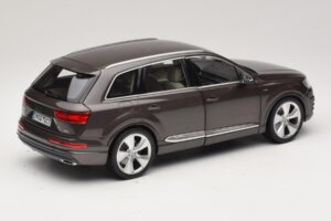 Audi Q7 4M Argus Brown Minichamps 1:18 5011407615 Metalli — kuva 3 / 8