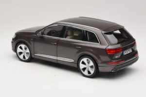 Audi Q7 4M Argus Brown Minichamps 1:18 5011407615 Metalli — kuva 7 / 8
