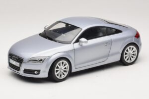 Audi TT 8N Silverblue Metallic Minichamps 1:18 100015020 Metalli