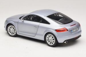 Audi TT 8N Silverblue Metallic Minichamps 1:18 100015020 Metalli — kuva 7 / 8