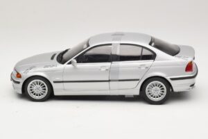BMW 3-Series E46 6-Cylinder Hopea UT Models 1:18 20512 Metalli — kuva 3 / 6