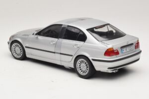 BMW 3-Series E46 6-Cylinder Hopea UT Models 1:18 20512 Metalli — kuva 5 / 6