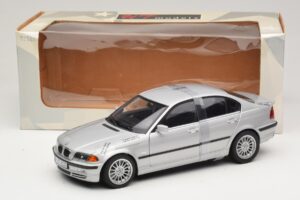 BMW 3-Series E46 6-Cylinder Hopea UT Models 1:18 20512 Metalli — kuva 6 / 6