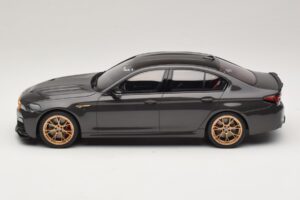 BMW M5 CS F90 Brands Hatch Grey Metallic GT Spirit 1:18 GT993 Hartsi — kuva 3 / 6
