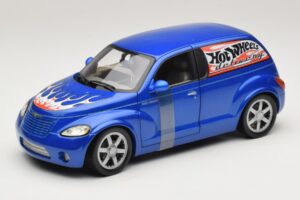 Chrysler PT Cruiser Toimitus Sininen Hot Wheels 1:18 29616 Metalli