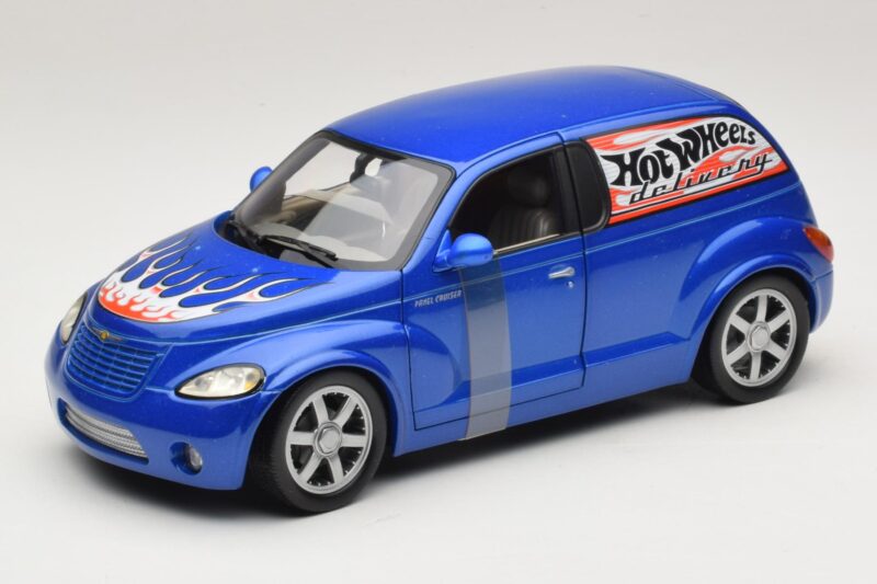 Chrysler PT Cruiser Toimitus Sininen Hot Wheels 1:18 29616 Metalli
