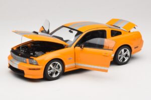Ford Mustang GT S197 Grabber Orange Metallic AUTOart 1:18 73117-A1 Metalli — kuva 2 / 8