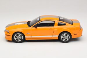 Ford Mustang GT S197 Grabber Orange Metallic AUTOart 1:18 73117-A1 Metalli — kuva 4 / 8