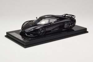 Koenigsegg Regera Musta Hiilikuitupaketti Beige Sisätila FrontiArt 1:18 Koenigsegg Regera Musta Hiilikuitupaketti Beige Sisätila FrontiArt 1:18 REMC042 Hartsi