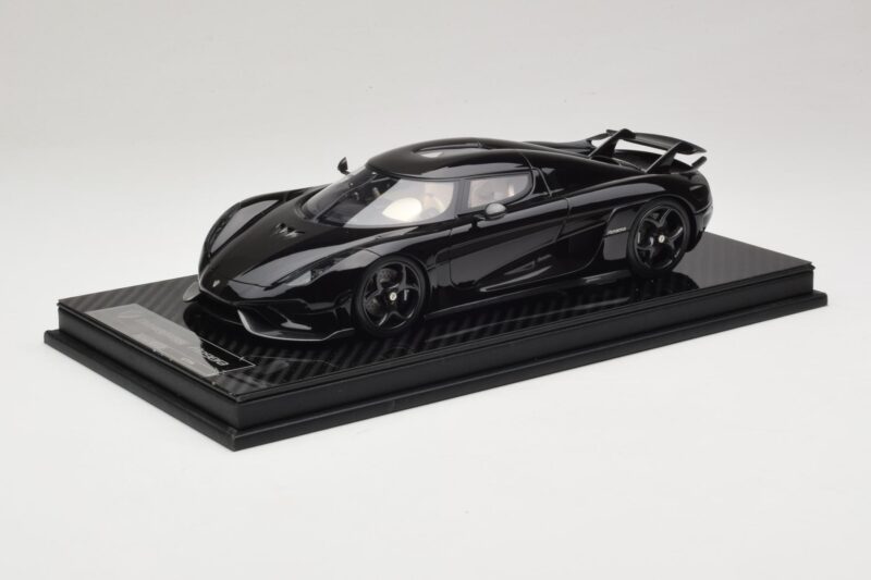 Koenigsegg Regera Musta Hiilikuitupaketti Beige Sisätila FrontiArt 1:18 REMC042 Hartsi