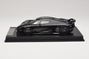 Koenigsegg Regera Musta Hiilikuitupaketti Beige Sisätila FrontiArt 1:18 REMC042 Hartsi — kuva 3 / 7