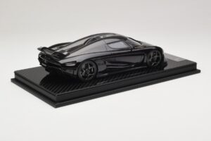 Koenigsegg Regera Musta Hiilikuitupaketti FrontiArt 1:18 F079-179 Hartsi — kuva 2 / 7