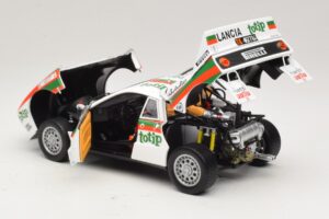 Lancia 037 #2 A. Bettega / M. Perissinot Rally San Marino 1984 Kyosho 1:18 08306F Metalli — kuva 5 / 8