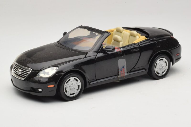 Lexus SC430 Avoauto Musta Motormax 1:18 73119 Metalli
