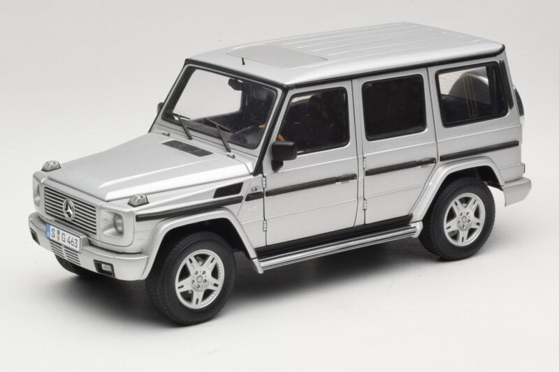 Mercedes G500 W463 LWB Jälleenmyyjäedition Hopea AUTOart 1:18 B66962142 Metalli