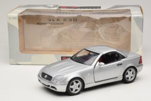 Mercedes SLK230 R170 AMG Roadster Hopea UT Models 1:18 26152 Metalli — kuva 8 / 8