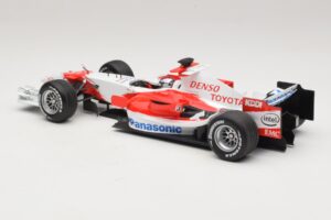Panasonic Toyota Racing TF106 #11 J. Trulli 2006 Minichamps 1:18 AM59558L Metalli — kuva 5 / 7