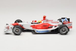 Panasonic Toyota Racing TF106 #12 R. Schumacher 2006 Minichamps 1:18 AM59557K Metalli — kuva 3 / 7