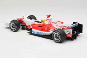 Panasonic Toyota Racing TF106 #12 R. Schumacher Presentation 2006 Minichamps 1:18 AM59553G Metalli — kuva 5 / 6