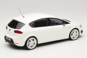 SEAT Leon Cupra R Mk2 Valkoinen Otto 1:18 OT1332 Hartsi — kuva 2 / 6