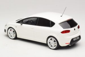 SEAT Leon Cupra R Mk2 Valkoinen Otto 1:18 OT1332 Hartsi — kuva 5 / 6