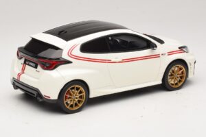 Toyota GR Yaris TGR Italy Rajoitettu Erä Pure White Otto 1:18 OT1183 Hartsi — kuva 2 / 6
