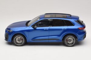 Audi SQ5 FY TFSI Ultra Sininen Otto 1:18 OT1281 Hartsi — kuva 3 / 6
