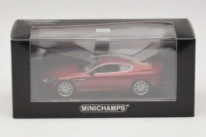 Aston Martin DB9 Punainen Metallinen Minichamps 1:43 400137340 Metalli — kuva 4 / 4