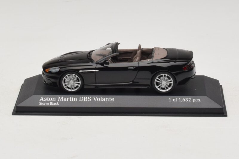 Aston Martin DBS Volante Musta Metallinen Minichamps 1:43 400137930 Metalli